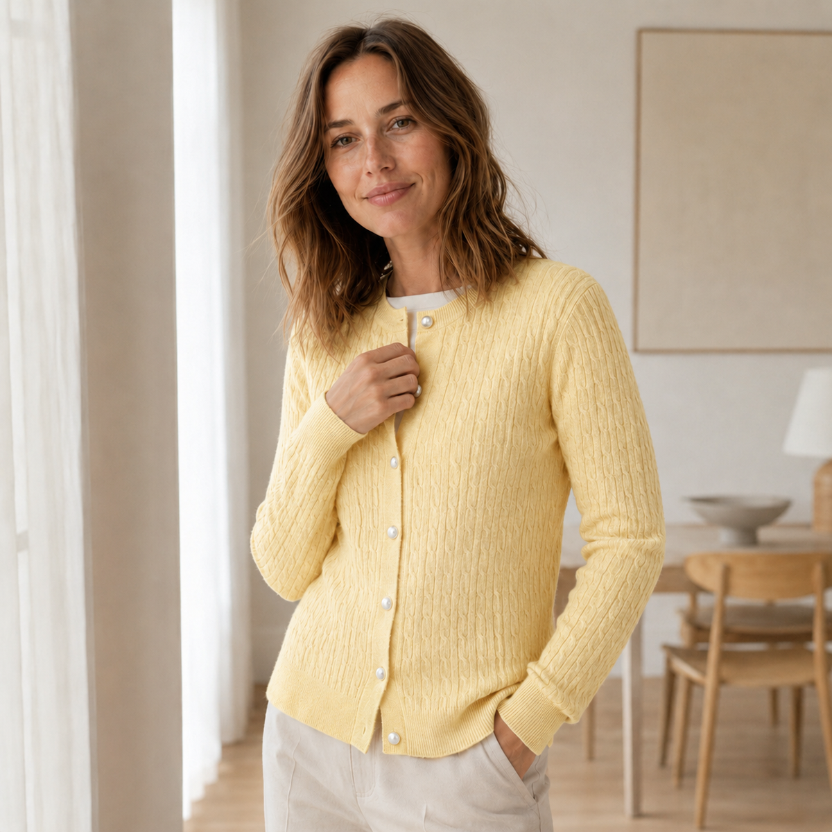 Cardigan maille fine Pia – Motif torsadé à boutonnage